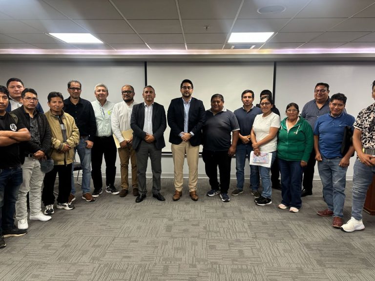 Reunión de trabajo con mype del sector cuero y calzado