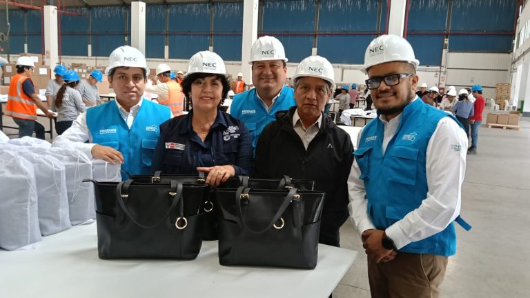 Primera entrega de bienes MINSA fabricados por las MYPE